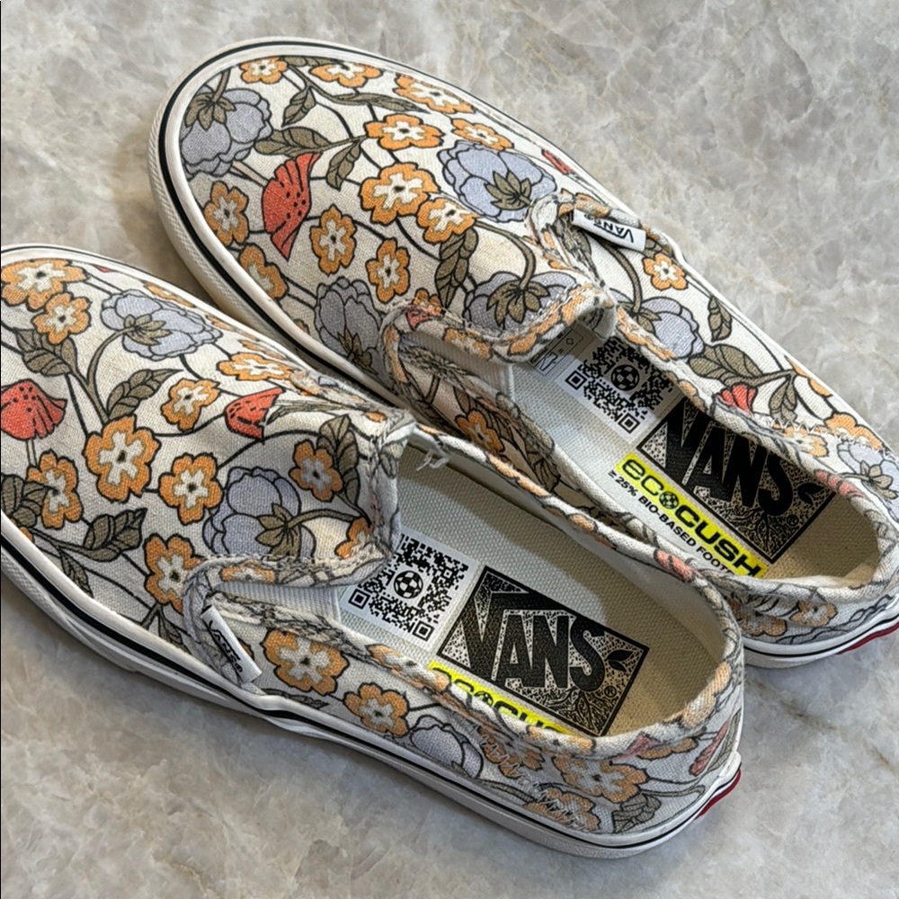 Like New!!! Vans Floral Slip-On Sneakers • Size 5 - Picture 2 of 6